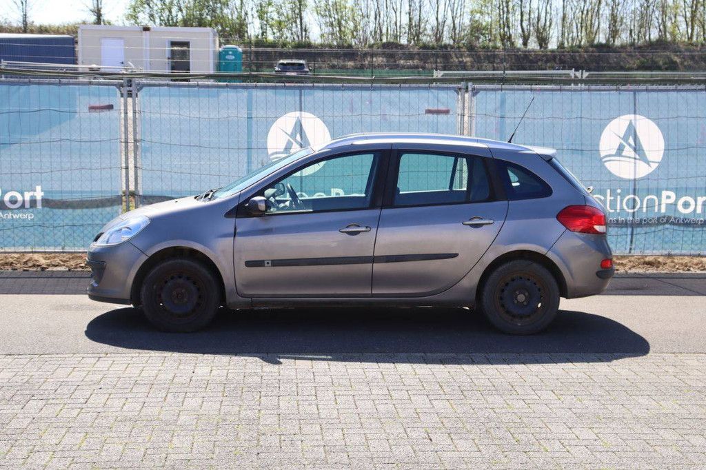 Renault Clio Pkw, Benzin, 75 PS, Baujahr 2009 (Margin)