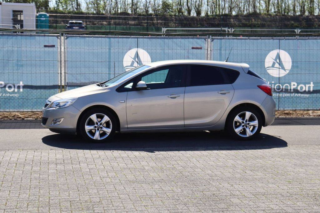 Pkw Opel Astra Benzin 95 PS 2010 (Margin)