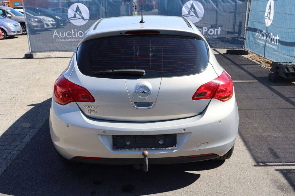 Pkw Opel Astra Benzin 95 PS 2010 (Margin)