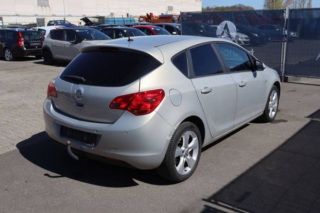 Pkw Opel Astra Benzin 95 PS 2010 (Margin)