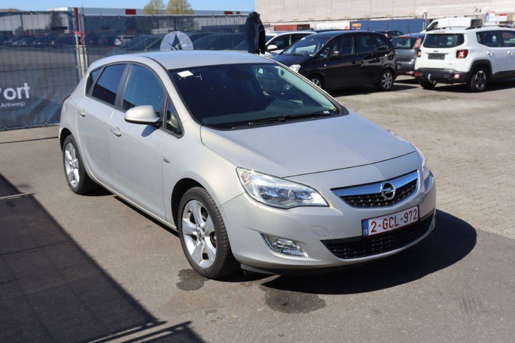 Pkw Opel Astra Benzin 95 PS 2010 (Margin)