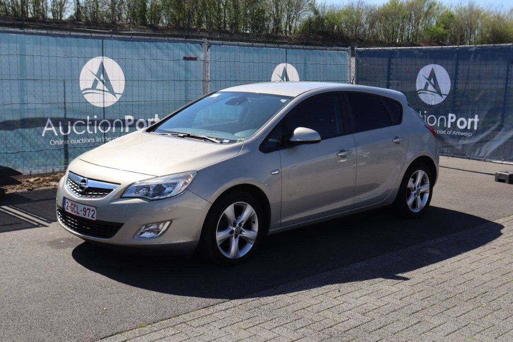 Pkw Opel Astra Benzin 95 PS 2010 (Margin)