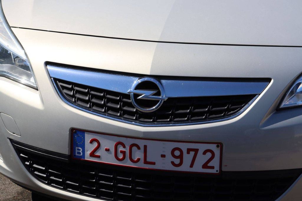 Pkw Opel Astra Benzin 95 PS 2010 (Margin)