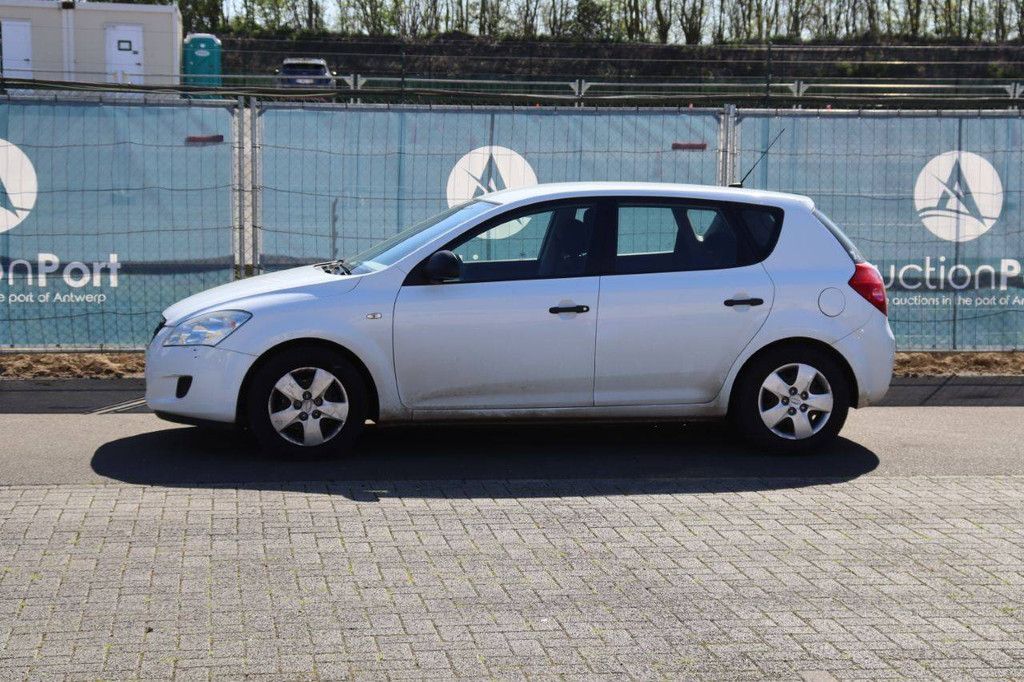 Pkw Kia Ceed Diesel 90 PS 2008 (Marge)