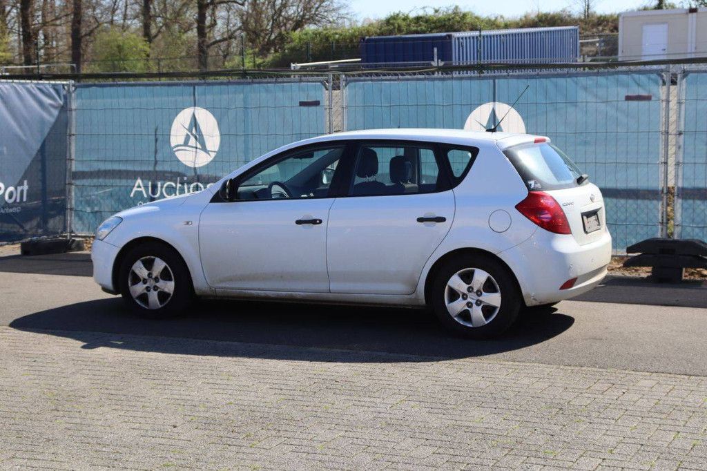 Pkw Kia Ceed Diesel 90 PS 2008 (Marge)