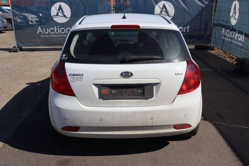 Pkw Kia Ceed Diesel 90 PS 2008 (Marge)