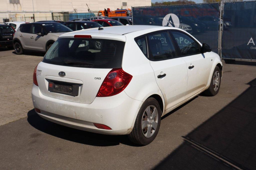 Pkw Kia Ceed Diesel 90 PS 2008 (Marge)