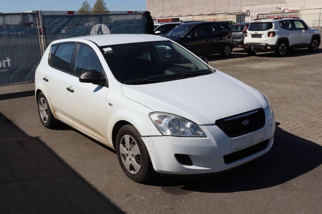 Pkw Kia Ceed Diesel 90 PS 2008 (Marge)