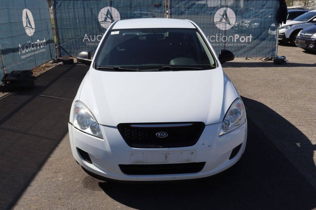 Pkw Kia Ceed Diesel 90 PS 2008 (Marge)