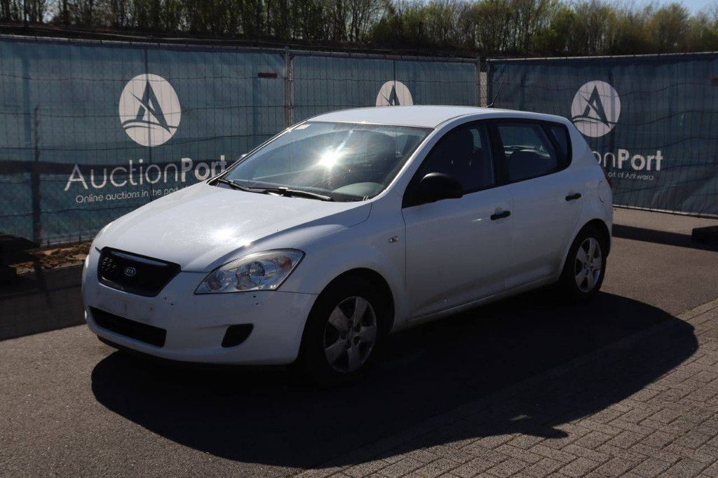 Pkw Kia Ceed Diesel 90 PS 2008 (Marge)