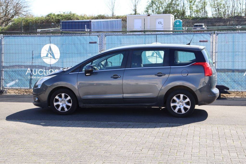 Passenger car Peugeot 5008 Diesel 115hp 2013 (Margin)