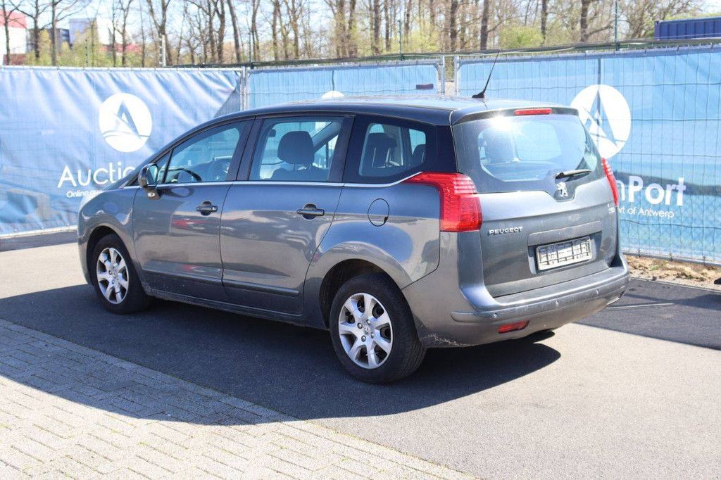 Passenger car Peugeot 5008 Diesel 115hp 2013 (Margin)