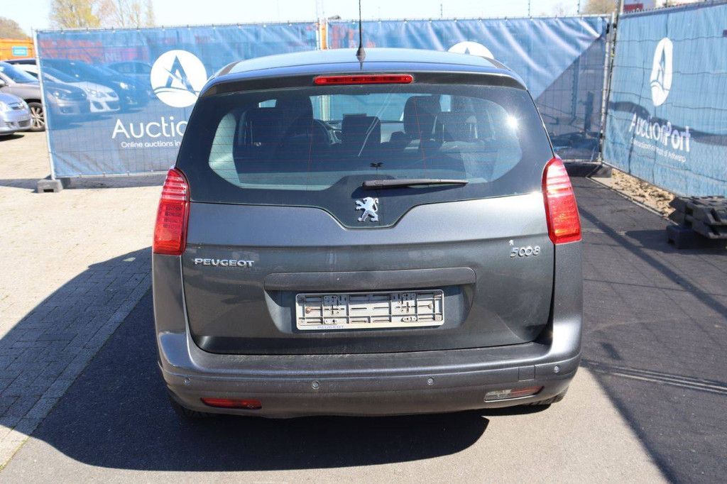 Passenger car Peugeot 5008 Diesel 115hp 2013 (Margin)