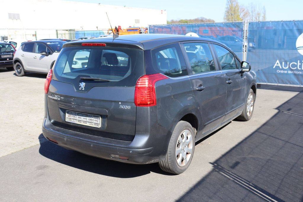Passenger car Peugeot 5008 Diesel 115hp 2013 (Margin)