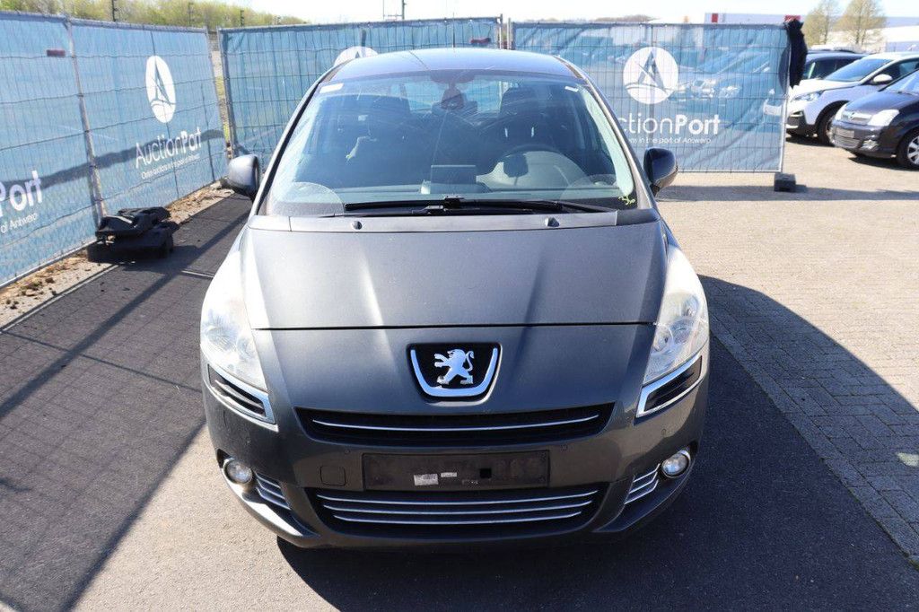 Passenger car Peugeot 5008 Diesel 115hp 2013 (Margin)