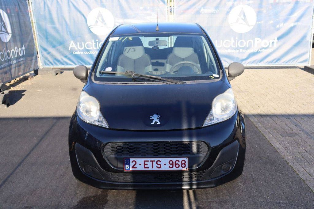 Passenger car Peugeot 107 Petrol 68hp 2012 (Margin)