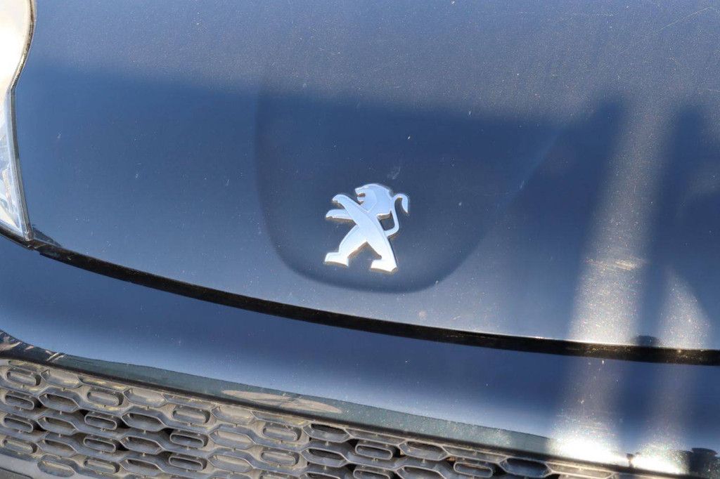 Passenger car Peugeot 107 Petrol 68hp 2012 (Margin)