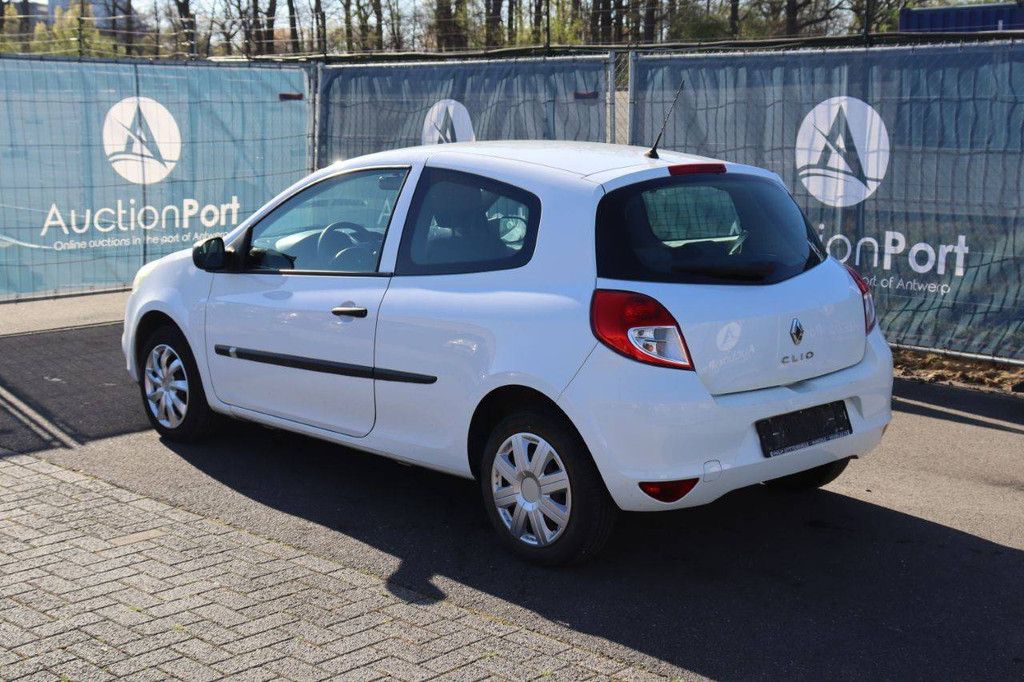 Personenauto Renault Clio Benzine 75pk 2010 (Marge)