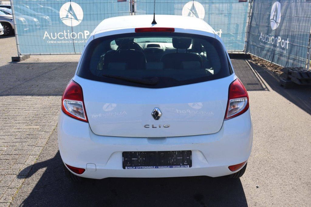 Personenauto Renault Clio Benzine 75pk 2010 (Marge)