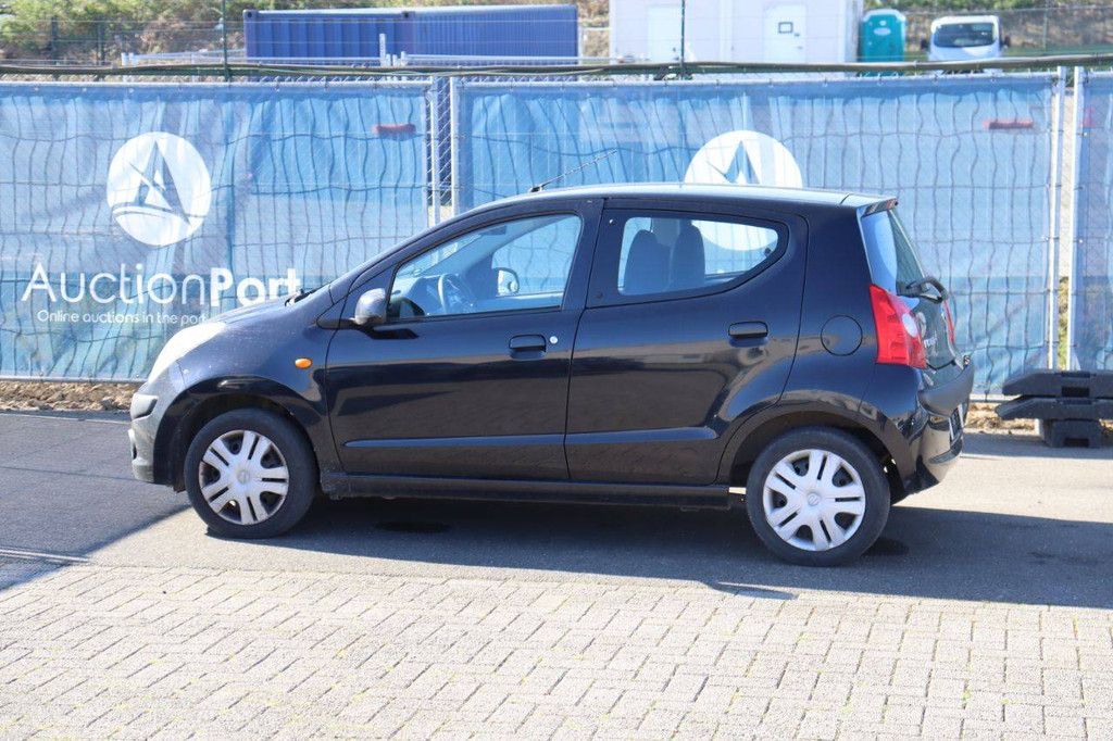 Personenauto Nissan Pixo Benzine 68pk 2010 (Marge)