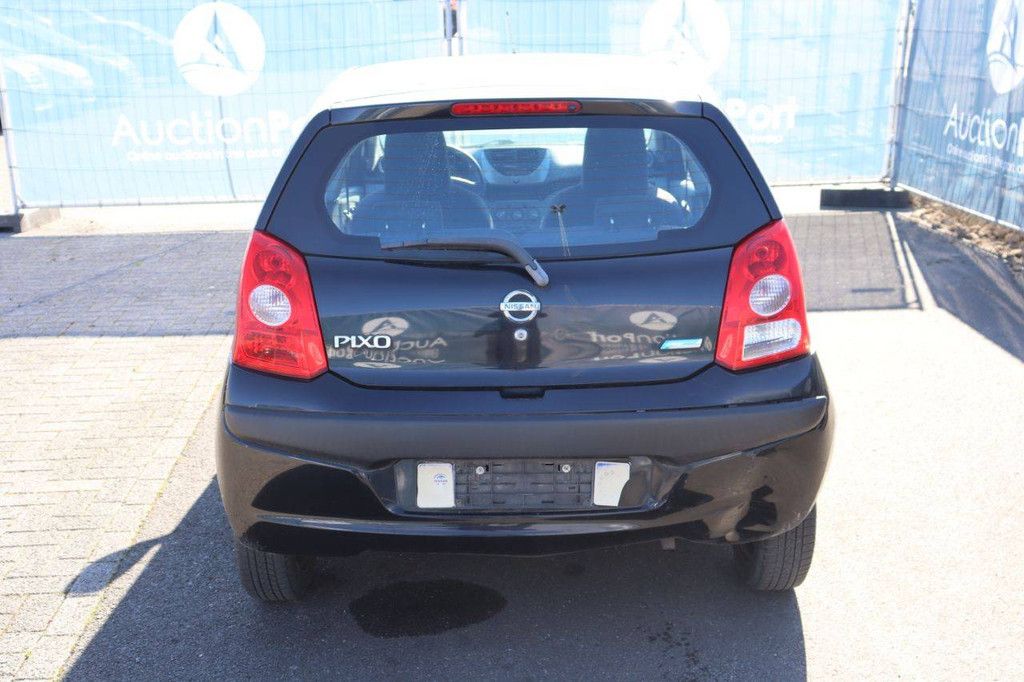 Personenauto Nissan Pixo Benzine 68pk 2010 (Marge)