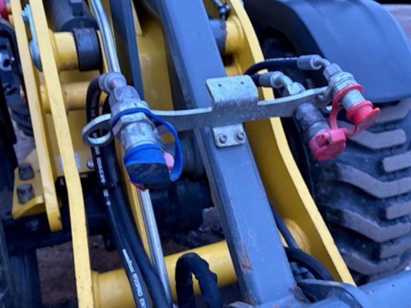Wacker Neuson WL28 LUKKET KABINE, SKOVL OG GAFLER, HYDRAULISK SKIFT