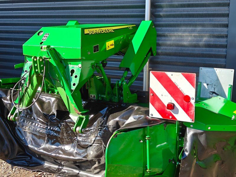 John Deere 131 frontskårlægger