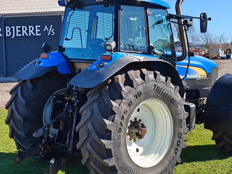 New Holland TM190