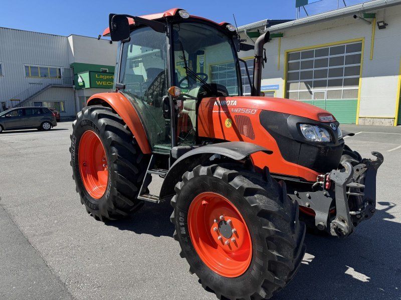 Kubota M 8560