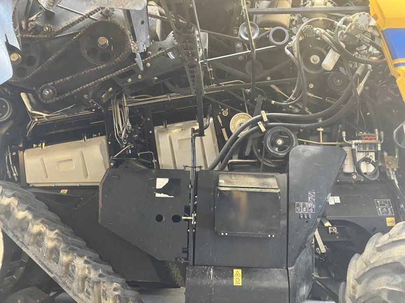 New Holland CR 10.90