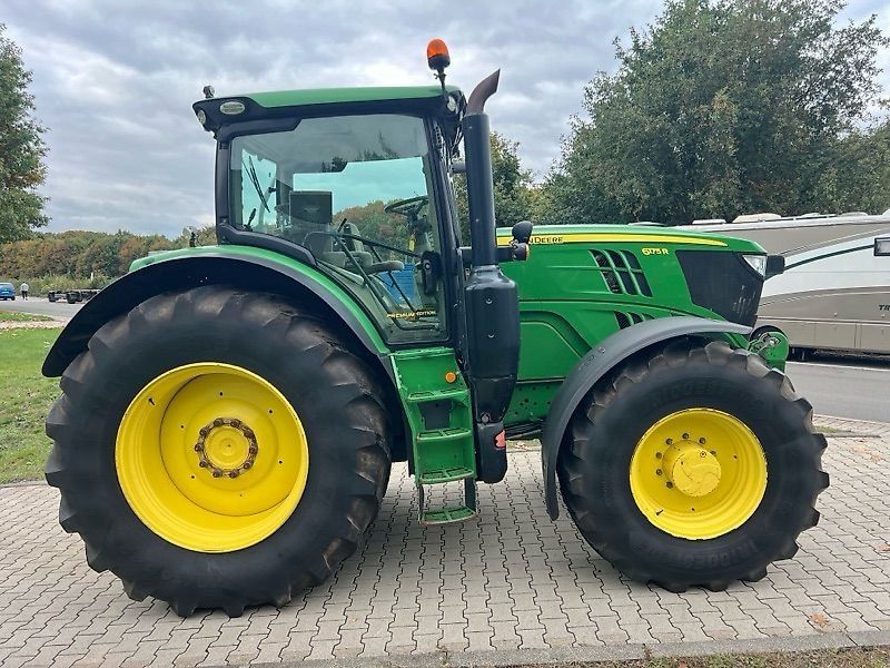 John Deere 6175R  