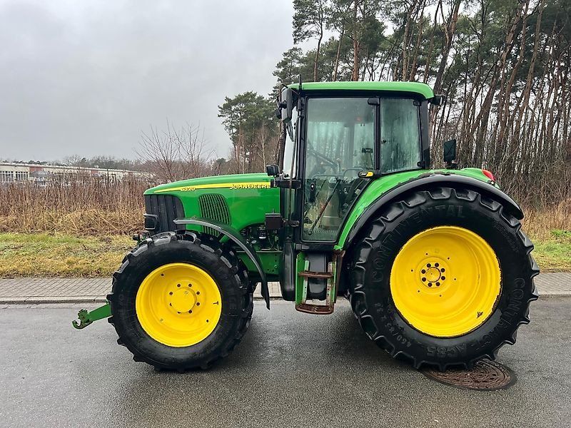 John Deere 6320 SE **PowrQuad 16/16**