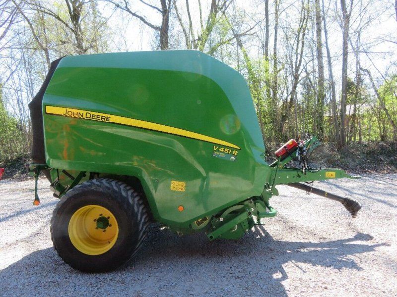 John Deere V451R