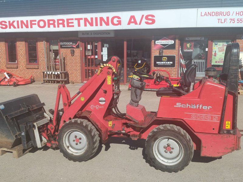 Schäffer 2033 S med skovl og pallegafler