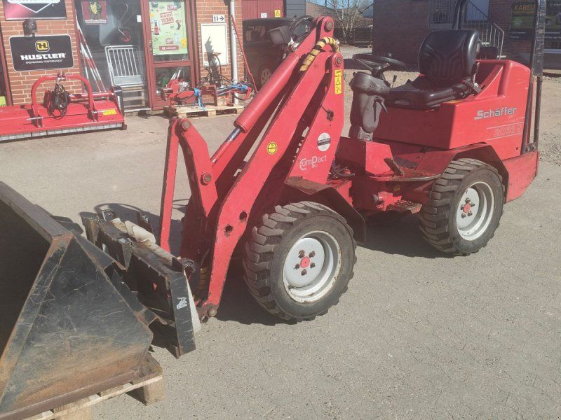 Schäffer 2033 S med skovl og pallegafler