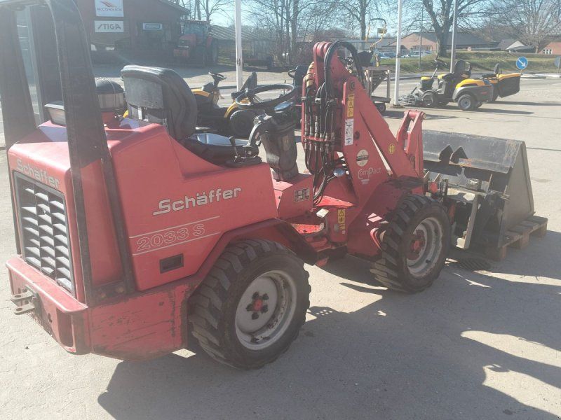 Schäffer 2033 S med skovl og pallegafler