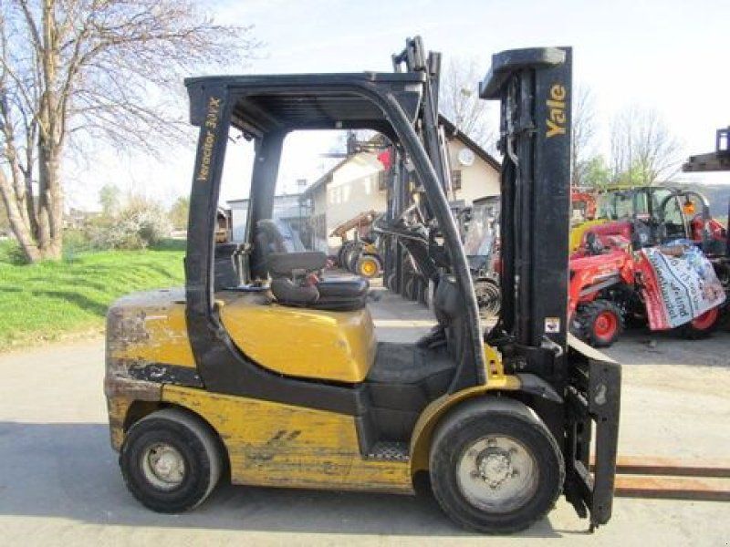 Yale GDP30VX Tripl-Freihub 4,9m + ZINKENVERSTELLE