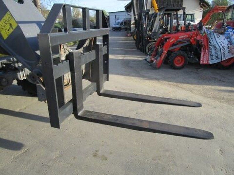 Massey Ferguson 9407H 7m 3,5 Ton.- mit Palettengabel