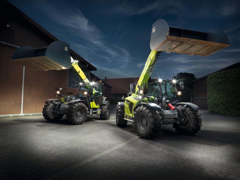 Claas Scorpion 742 VariPower NightEdition