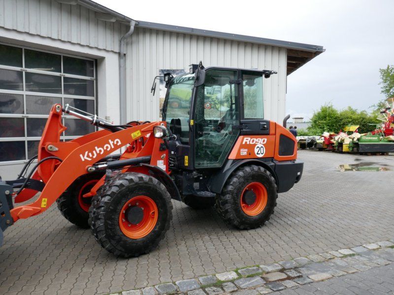 Kubota R090