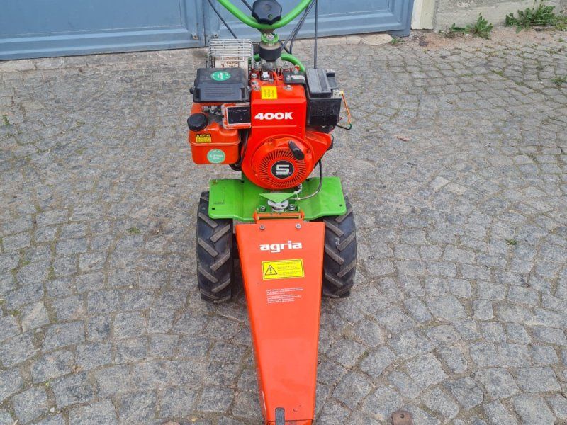 Agria 400 K mit 100 cm Messerbalken, 100 cm Kehrmaschine, 60 cm Sichel