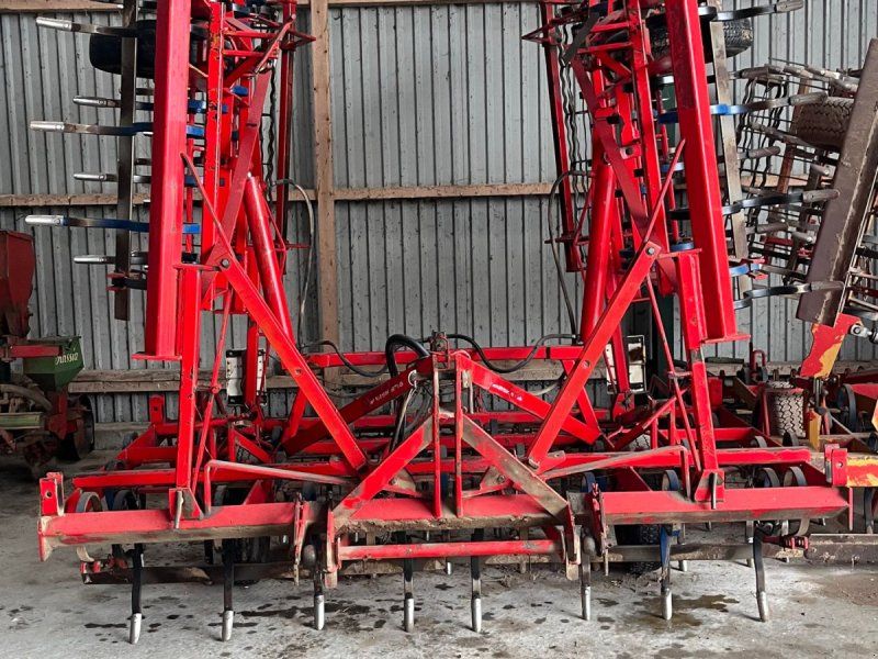 Marsk Stig såbedsharve med planerplanke, rotorsmulrer og efterharve.