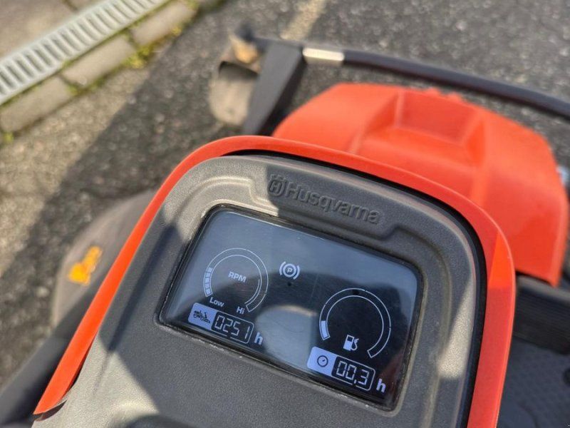 Husqvarna R 316TSx AWD