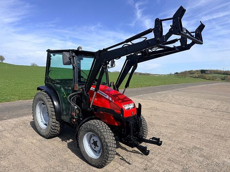 Massey Ferguson 2410