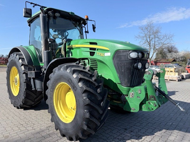 John Deere 7730