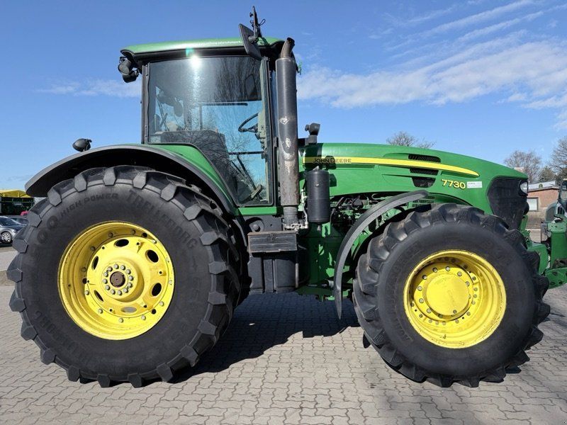 John Deere 7730