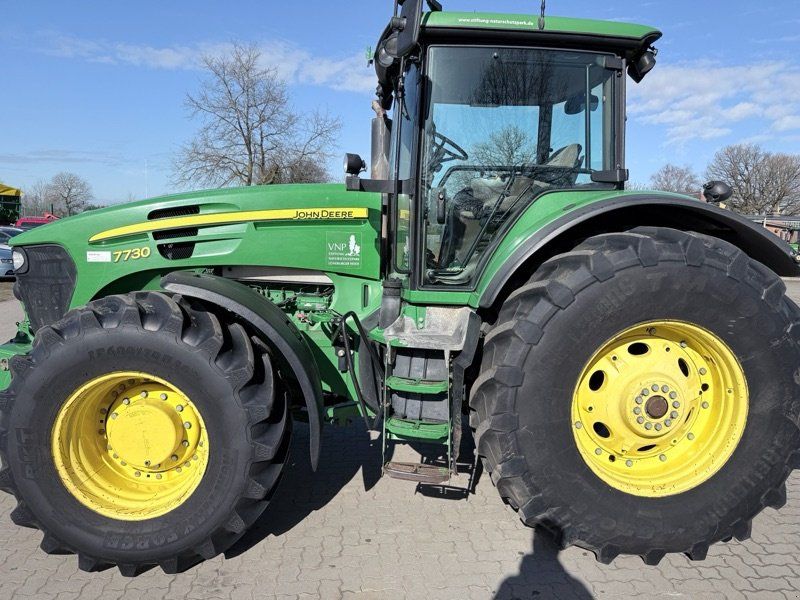 John Deere 7730
