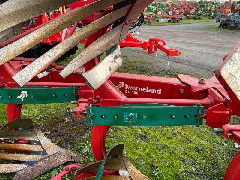 Kverneland 100-300 Packomat