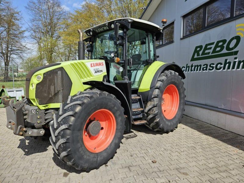 Claas Arion 530