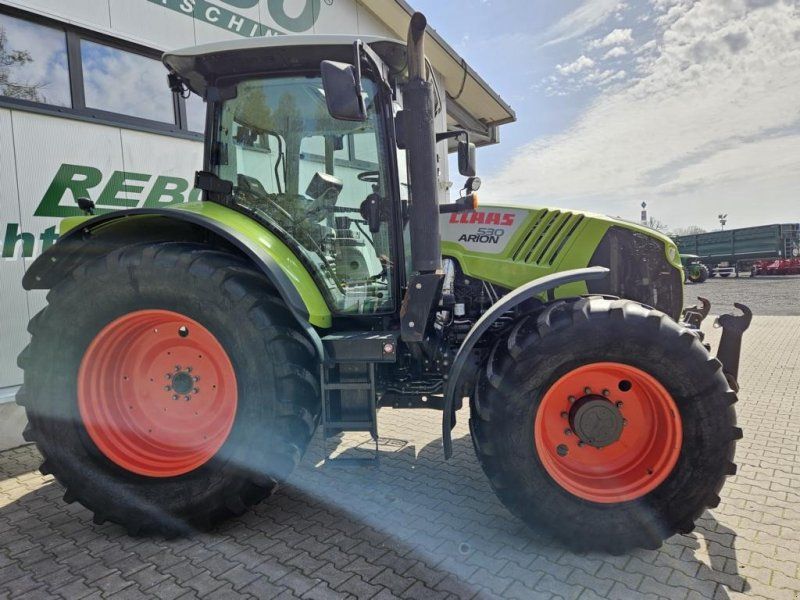 Claas Arion 530